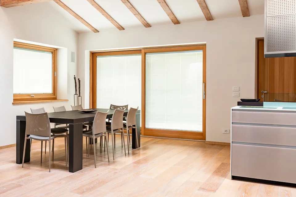 Integral blinds in kitchens